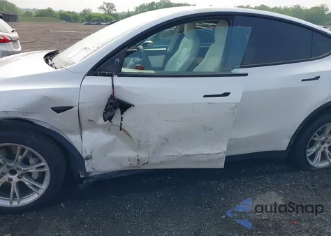 2022 Tesla Model Y Long Range Dual Motor All-Wheel Drive from USA, damaged, VIN 7SAYGDEE1NF354678